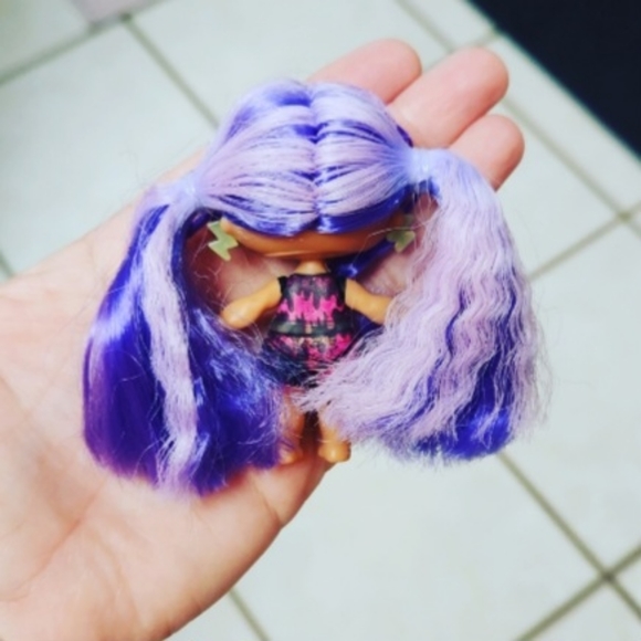 MGA LOL Surprise Dolls Hairgoals Series 2 Ultra-Rare Rain Q.T. - Picture 3 of 5